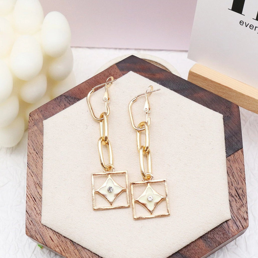 Elevate Your Style: Geometric Clover Drop Earrings (AER1713)