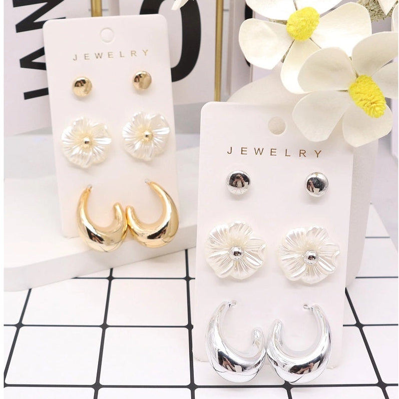 Vintage Pearl Floral & Chunky Gold Hoop Earrings (AER1927)