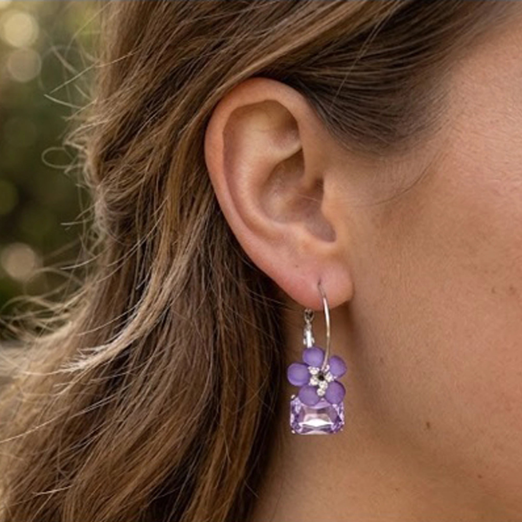 Elegant Flower Charm Hoop Earrings with Rhinestone Crystal Geometric Pendant (AER1955)