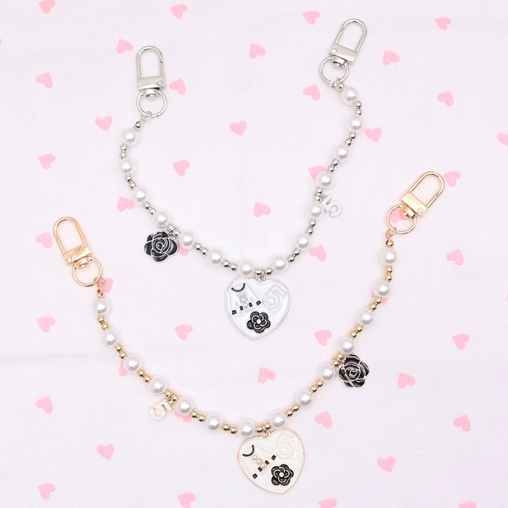 Elegant Pearl Heart Bag Charm – Floral & "No. 5" Decorative Purse Chain (AKY1278)
