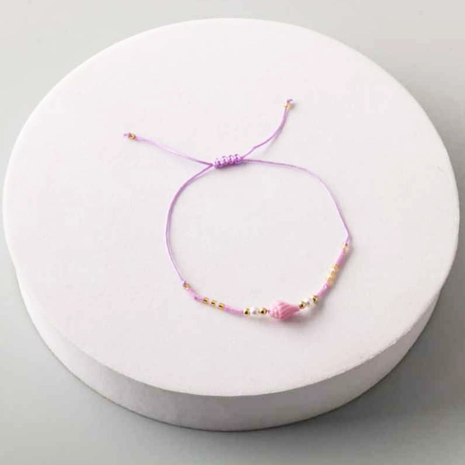 Handmade Conch Shell Bead String Bracelet - Adjustable Summer Beach Jewelry (BL18394)