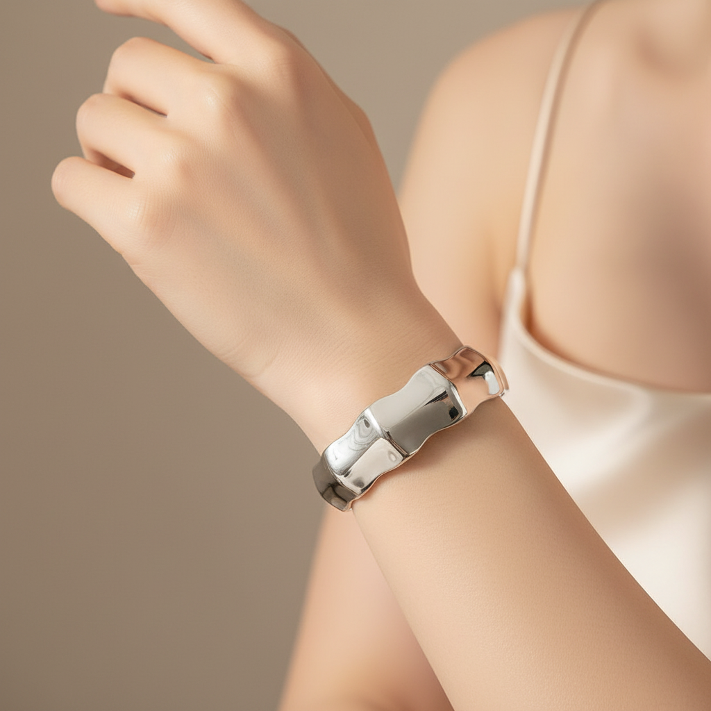 Chunky Wavy Cuff Bracelet – Bold Geometric Open Bangle (BRC-4504GS)