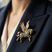 Pegasus Crystal Brooch Pin – Elegant Gold & Silver Winged Horse Fashion Jewelry (CC1055)