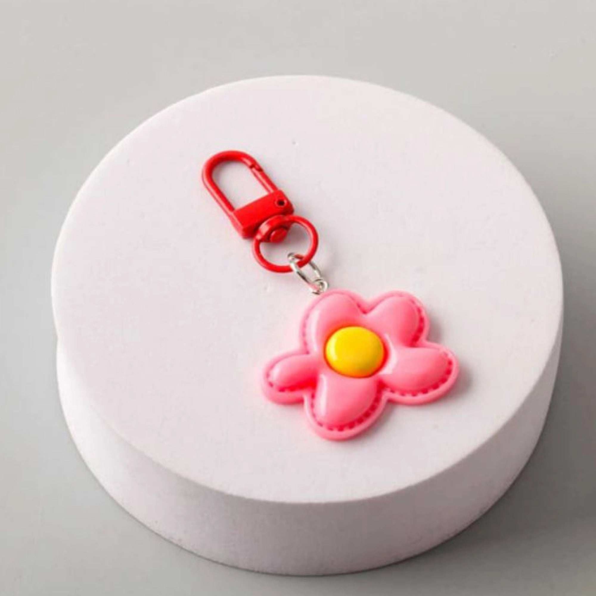 Leather Egg Daisy Flower Charm Keychain - Colorful Floral Accessories (CR1185)