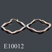 E10012 - 18K Gold Plated Textured Wave Hoop Earrings | Wavy Diamond-Cut Gold Hoops