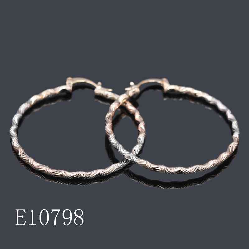 E10798 - Tri-Color 18K Gold Plated Diamond Cut Twist Hoop Earrings