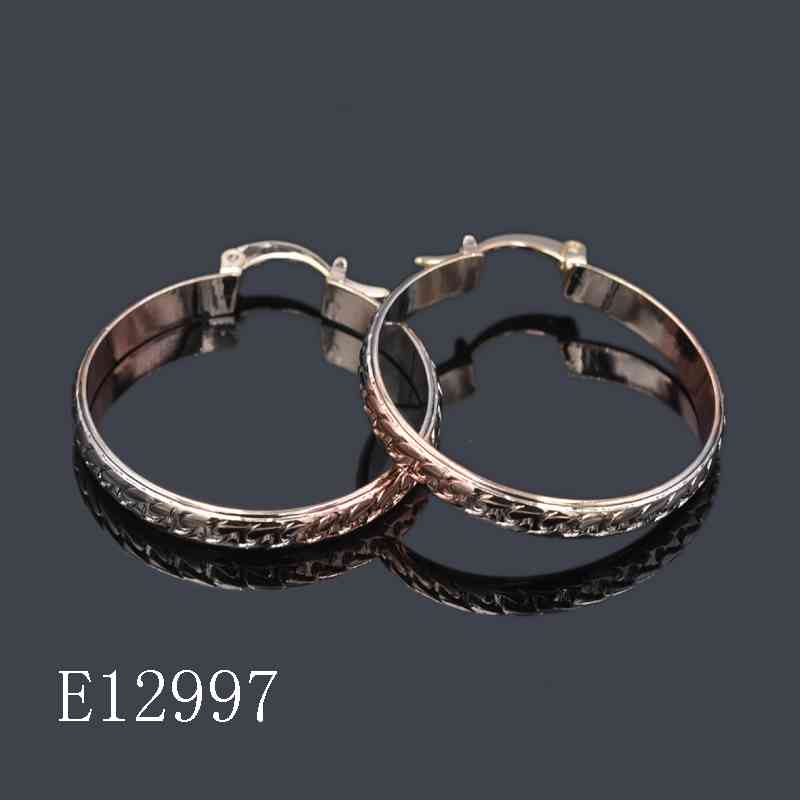 E12997 - 18K Gold Plated Engraved Hoop Earrings for Women – Vintage Floral Pattern Medium Gold Hoops with Latch Back