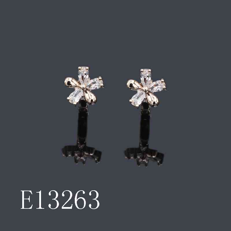 E13263 - 18K Gold Plated Floral Cubic Zirconia Stud Earrings | Sparkly Flower Earrings for Women