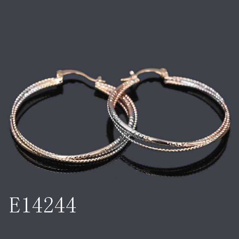 E14244 - 18K Gold-Plated 35mm Intertwined Double Hoop Earrings - Elegant Everyday Style