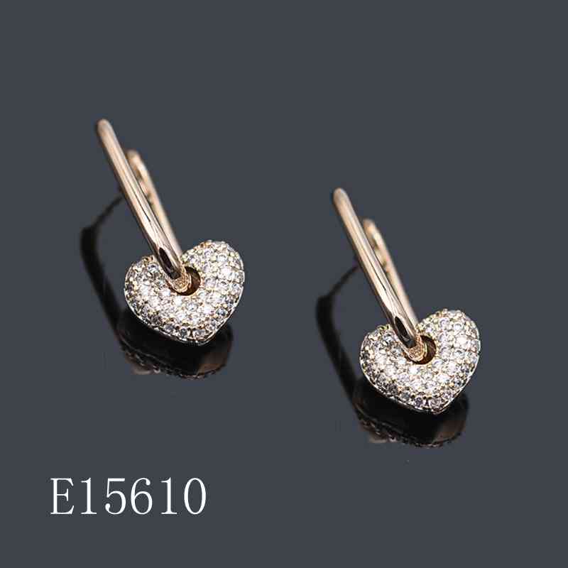 E15610 - 18K Gold Plated Pavé Heart Dangle Earrings with Sparkling Cubic Zirconia