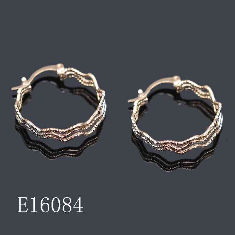 E16084 - 18K Gold Plated 20mm Textured Wave Hoop Earrings – Organic Layered Huggie Hoops for Women