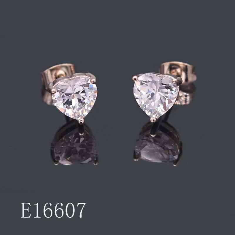 E16607 - 18K Rose Gold Plated Heart Solitaire Stud Earrings – Clear Cubic Zirconia Heart-Cut Crystal Studs