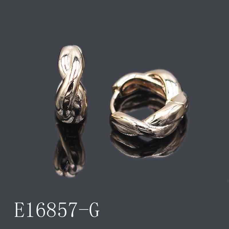 E16857 - 18K Gold Plated Twisted Huggie Hoop Earrings | Interlocking Knot Small Creoles for Women