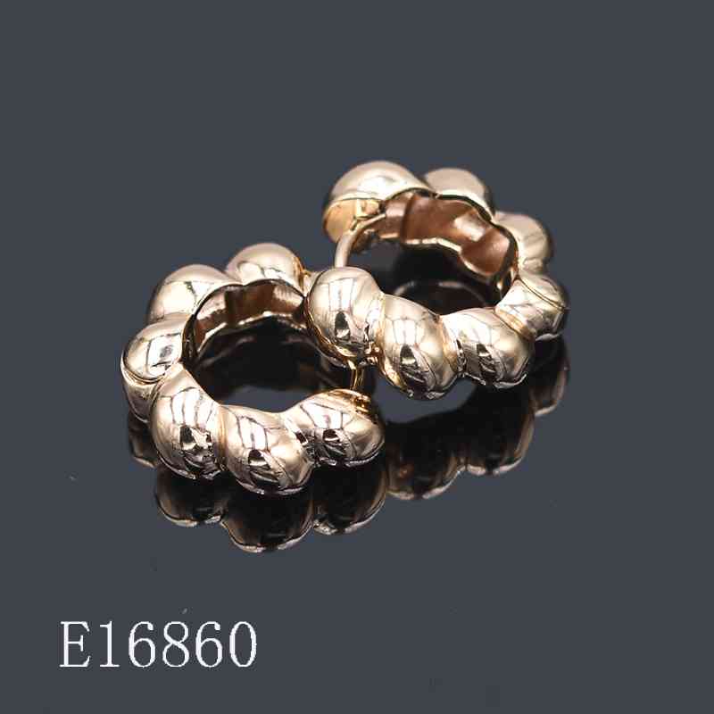 E16860 - Gold Plated Chunky Twisted Hoop Earrings | Ribbed Croissant Huggie Hoops for Women