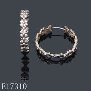 E17310 - 18K Gold Plated Textured Floral Huggie Hoop Earrings – Elegant Flower Pattern Metal Hoops for Women