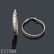 E17588 - 18K Gold Plated (30mm) Diamond-Cut Textured Hoop Earrings for Women – Classic Round Medium Hoops