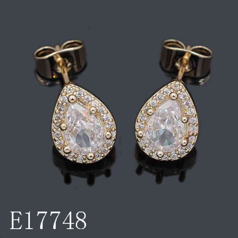 E17748 - 18K Gold Plated Teardrop Halo Stud Earrings with Cubic Zirconia