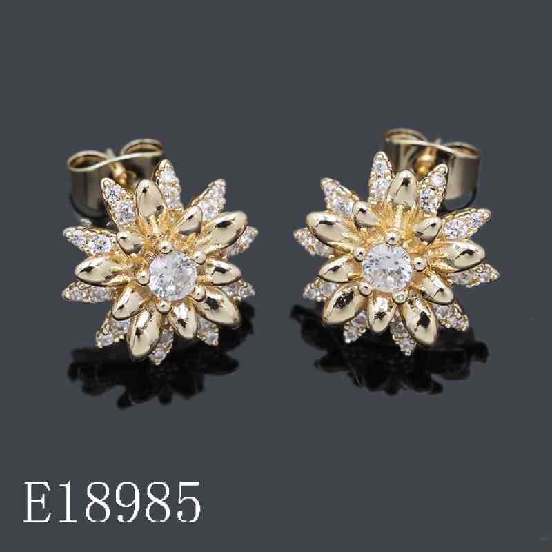 E18985 - 18K Gold Plated Flower Stud Earrings – Sparkly Cubic Zirconia Floral Cluster Earrings for Women