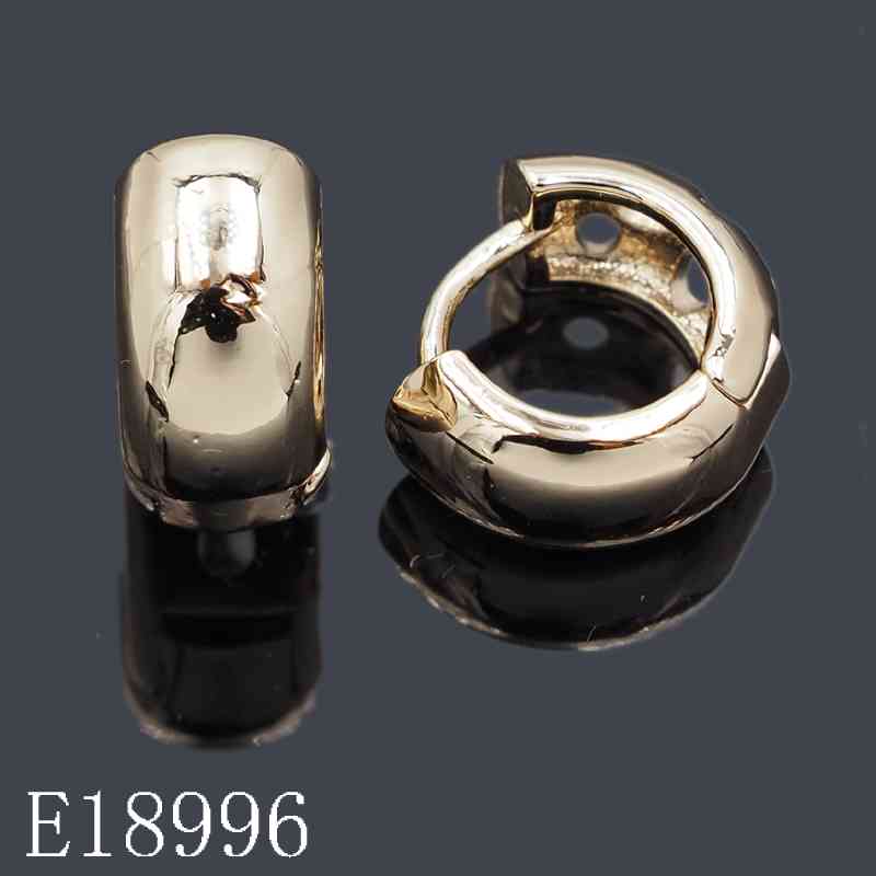 E18996 - Chunky Gold Plated Huggie Hoop Earrings | Small Polished Wide Band Hoops for Women