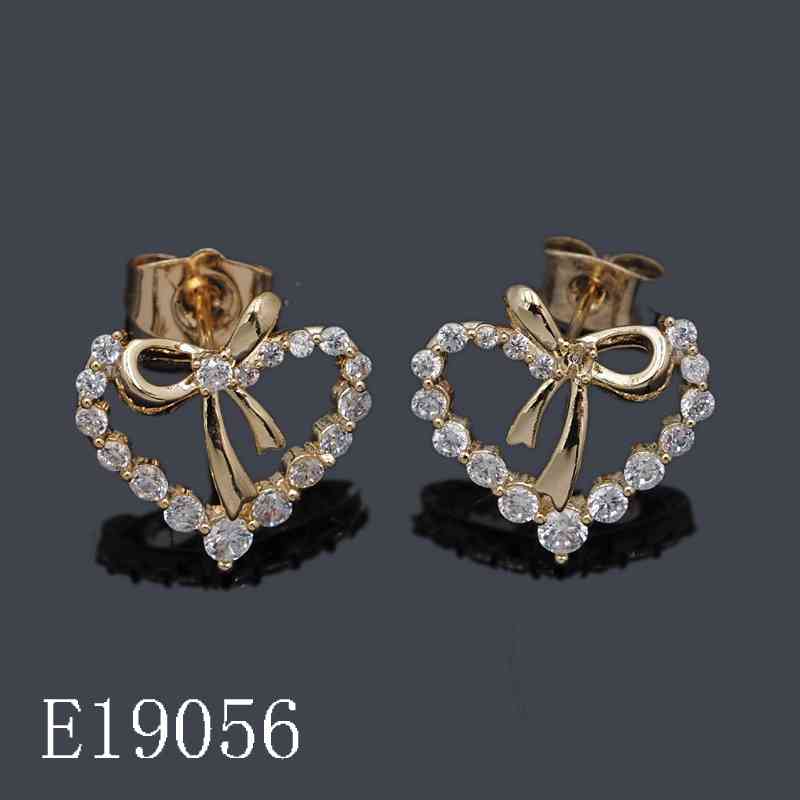 E19056 - 18K Gold Plated Heart & Bow Stud Earrings with Cubic Zirconia | Sparkly Romantic Jewelry Gift