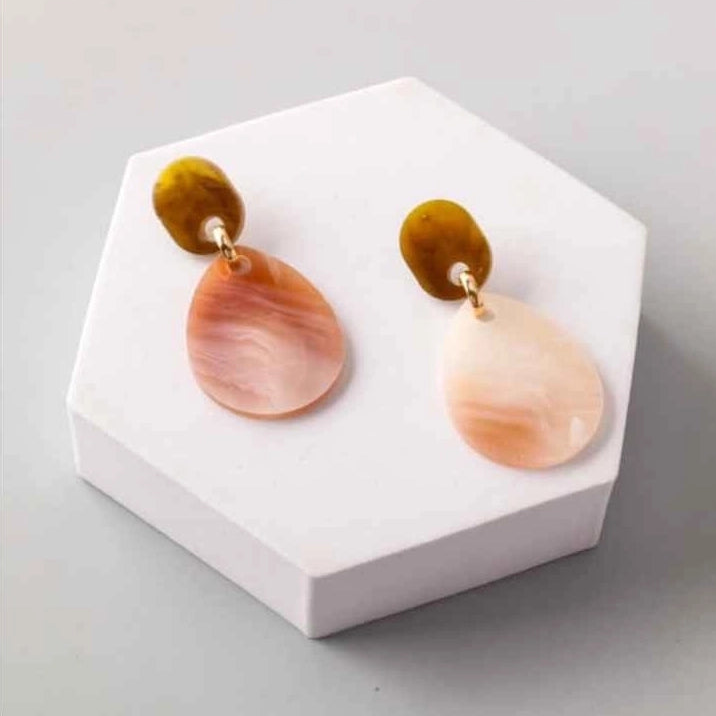 Acrylic Granite Teardrop Drop Earrings – Two-Tone Geometric Statement Jewelry (ER39771)