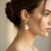 Oyster Pearl Molten Link Drop Earrings in Gold (ER39793)