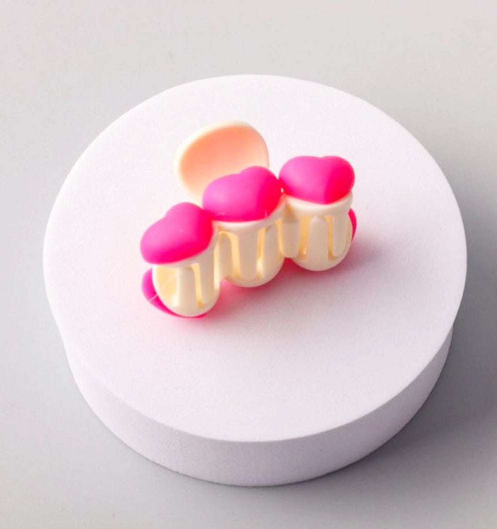 Cute Heart Claw Clip | Aesthetic Matte Finish Hair Clip | Y2K Trendy Hair Accessories for Women & Girls