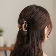 Heart-Shaped Claw Hair Clip Set - Tortoise Shell & Solid Black | Wholesale (IJC-1384)