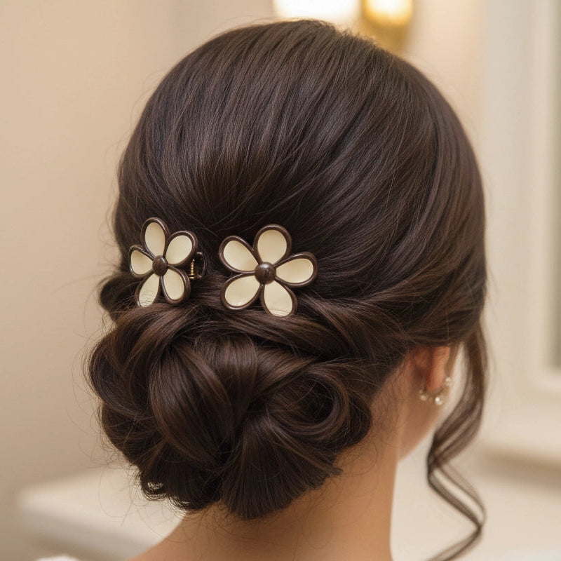 Modern Daisy Flower Hair Claw Clip (4.5cm) - Cream & Brown Acetate