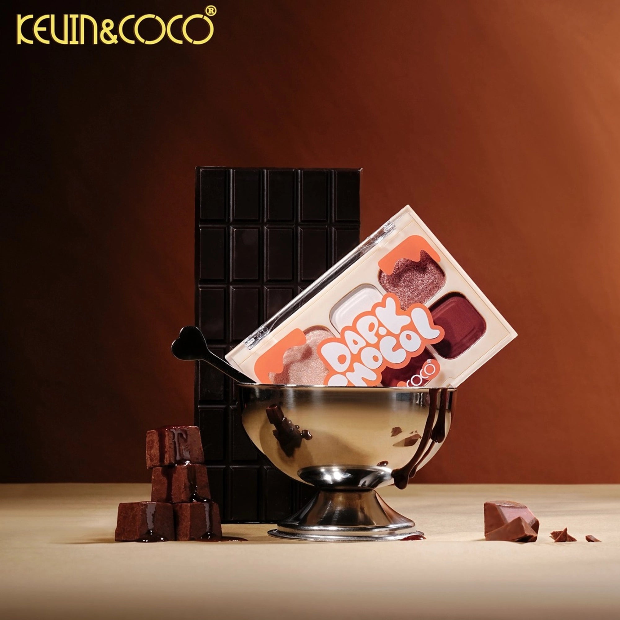 Kevin & Coco - Dark Chocol 6-Piece Makeup Set | Mini Eyeshadow & Highlighter Palette with Lip Gloss Keychain