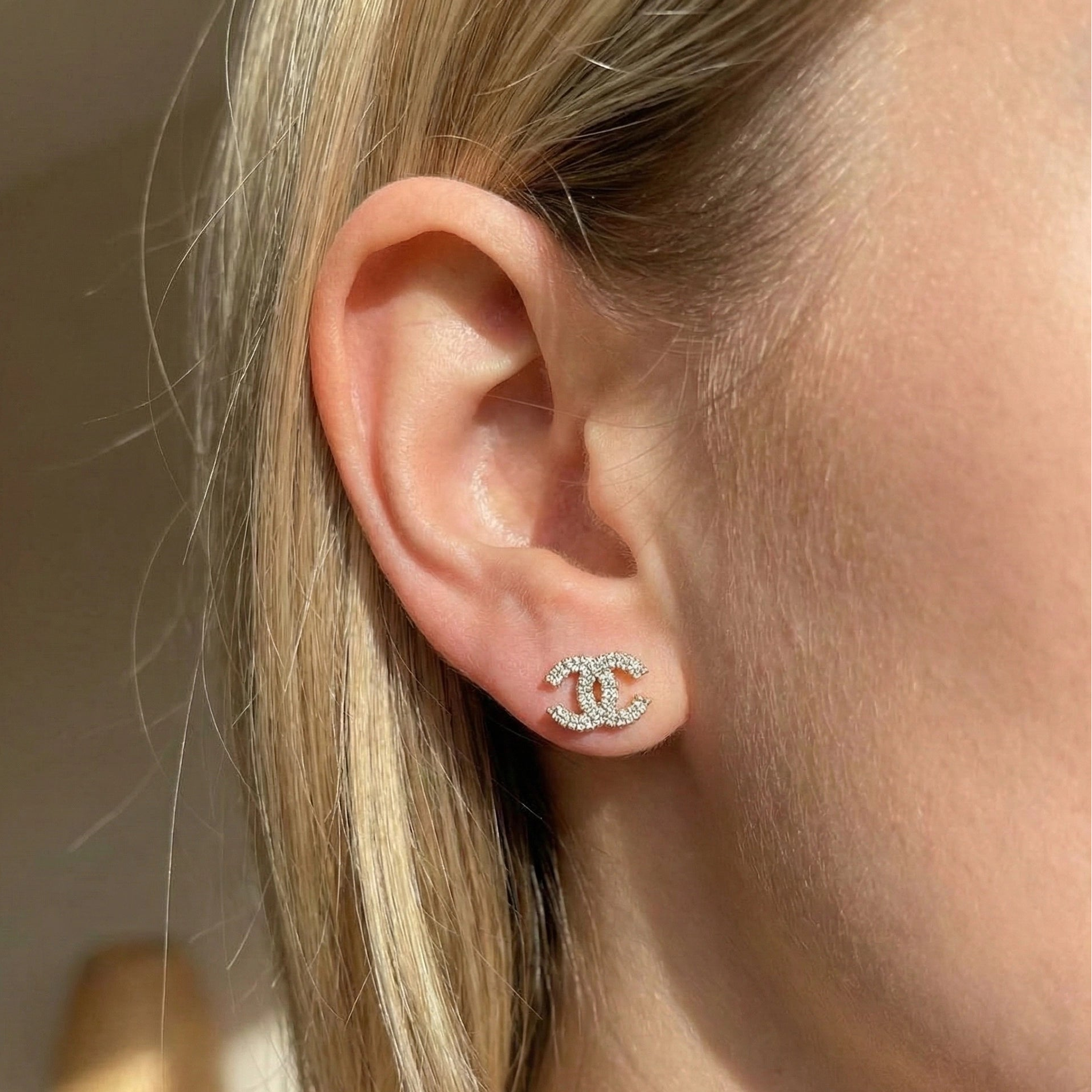 Sparkling Interlocking Letter Stud Earrings (MER-6544)