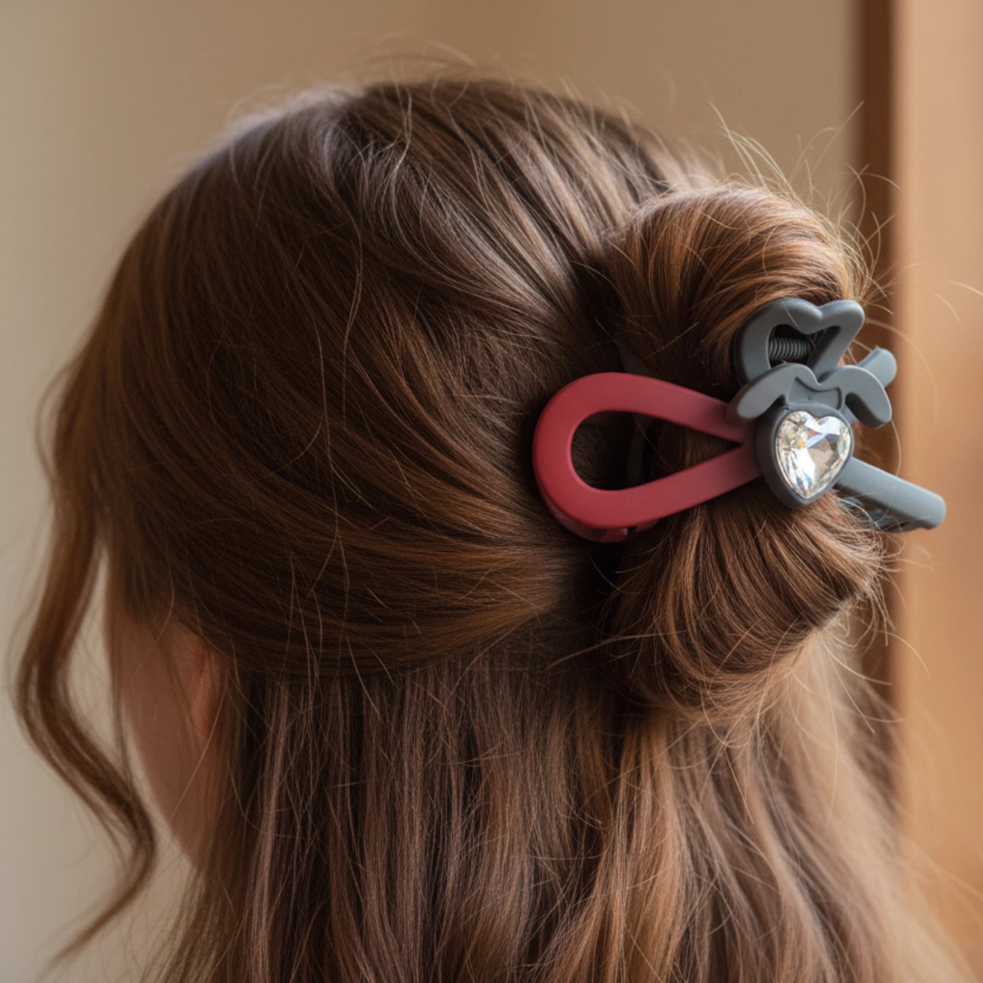Two-Tone Heart Hair Claw Clip with Rhinestone Accent | 11cm Claw