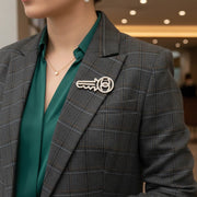 Vintage-Style Crystal Key Brooch – Sparkling Rhinestone Skeleton Key Pin for Lapels, Scarves, and Hats – Elegant 6.8cm (RBC-0186GS)