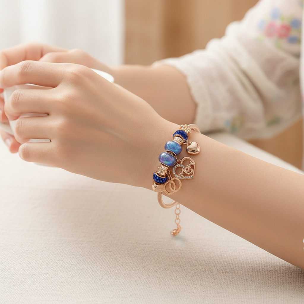 Exquisite "MOM" Heart Charm Stretch Bracelet (RBT-2330R6)