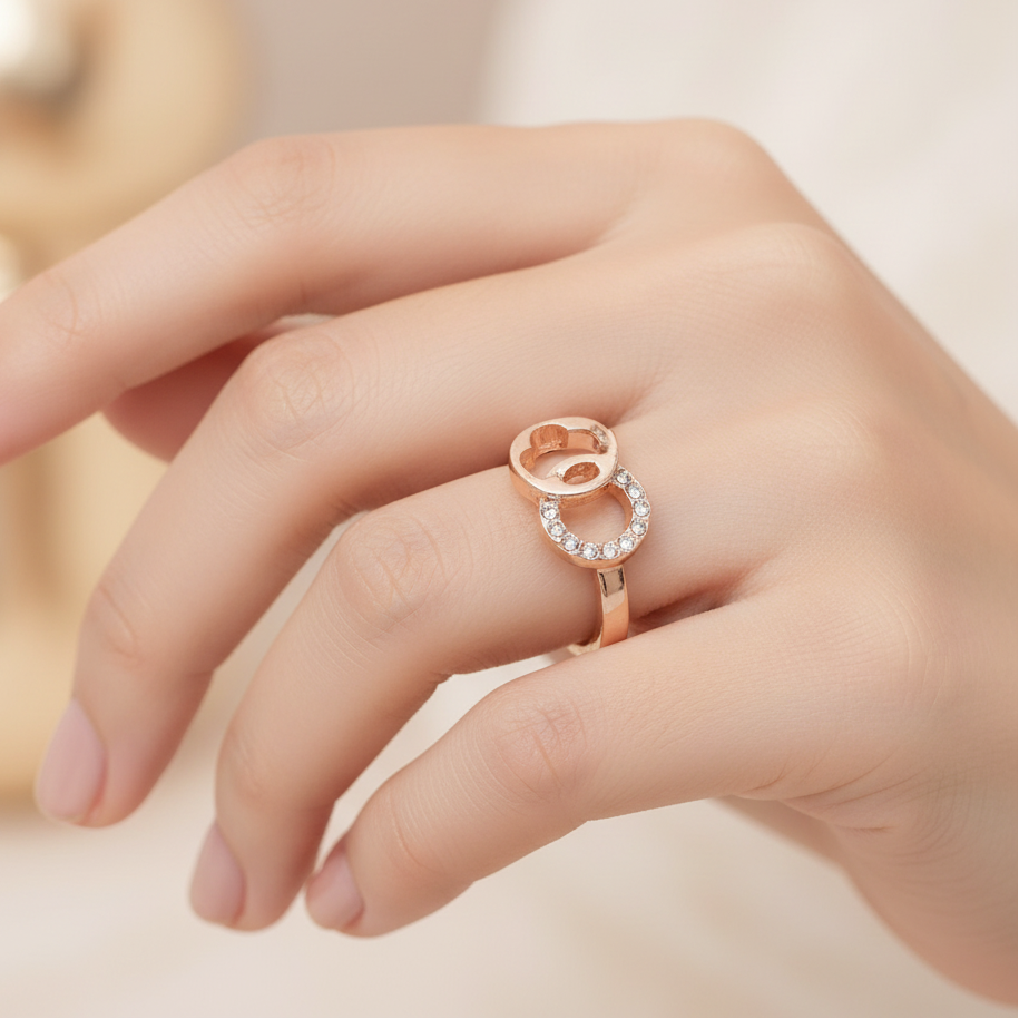 Sparkling Interlocking Circles Adjustable Statement Ring (RRN-0687GS)