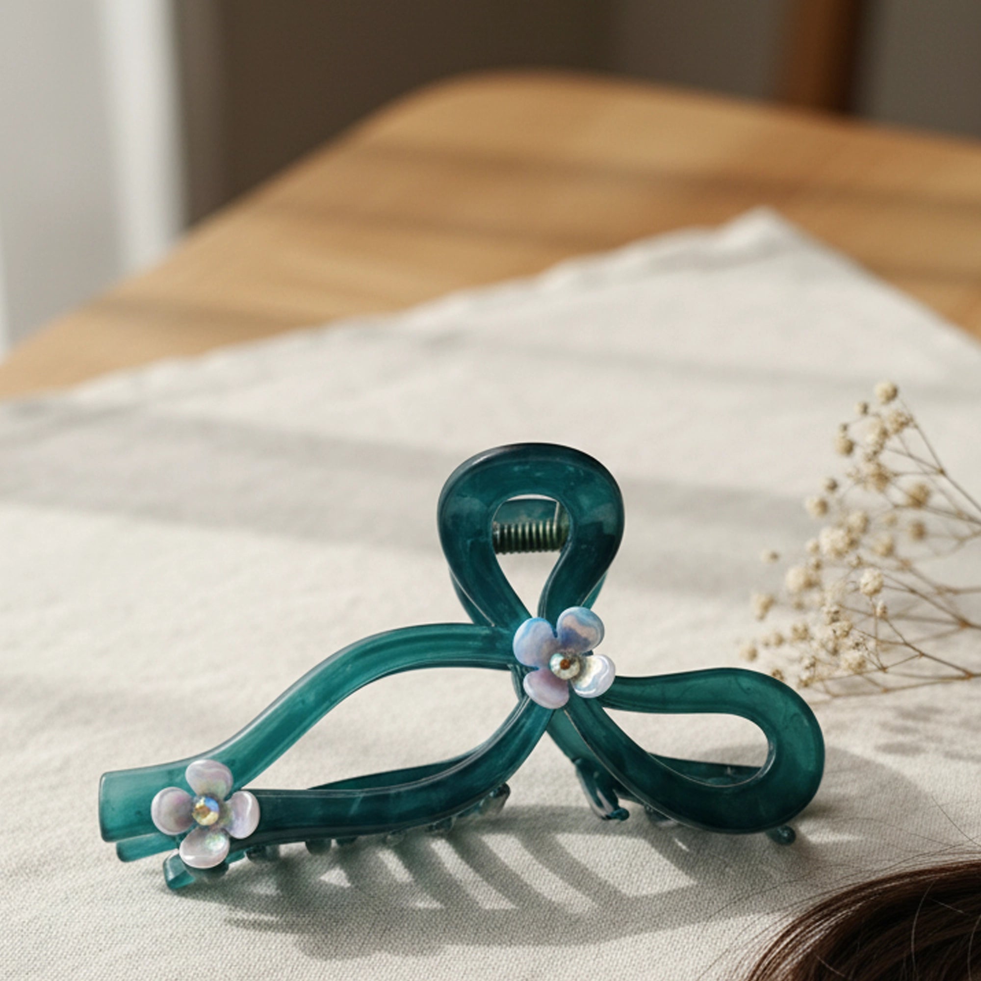 Marbled Green Figure-Eight Hair Claw with Iridescent Flowers | 11CM