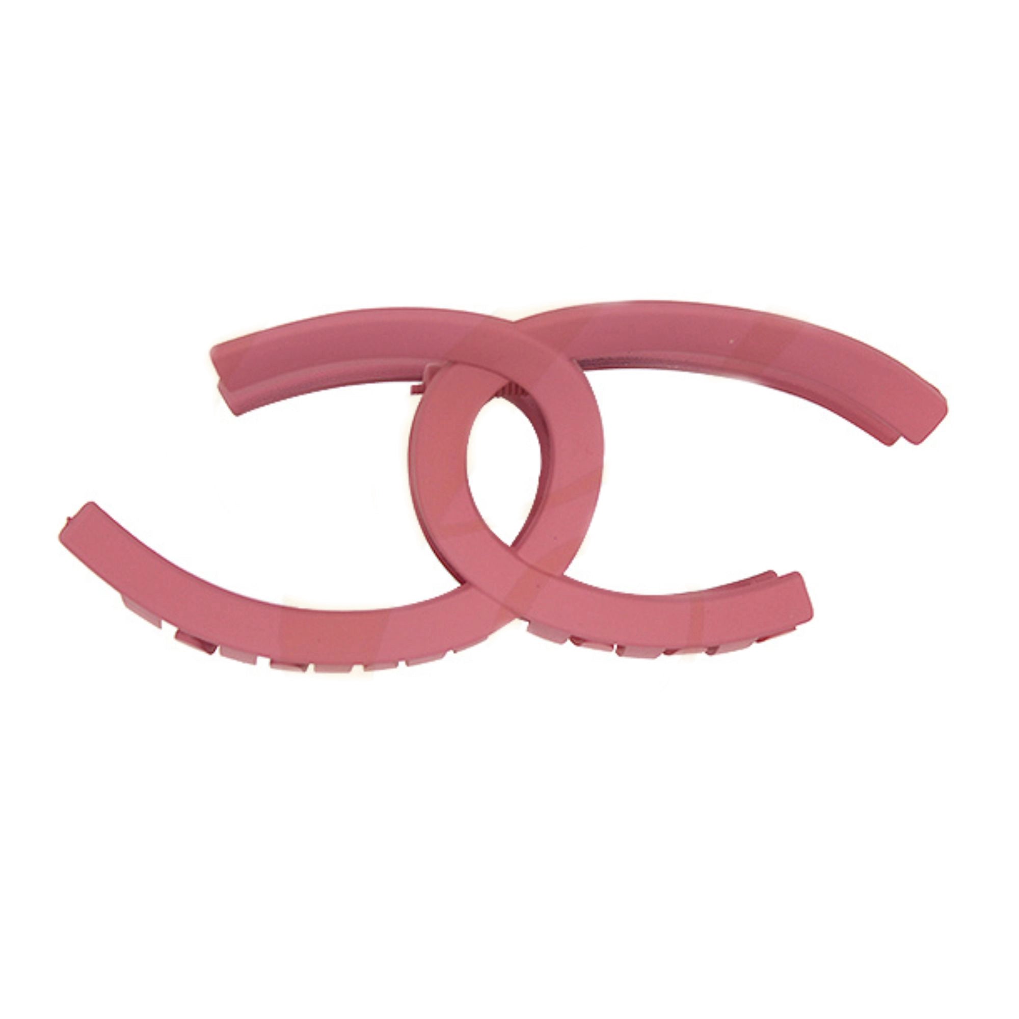 Iconic Style Jumbo Interlocking C Double C Clip in Matte | 13CM