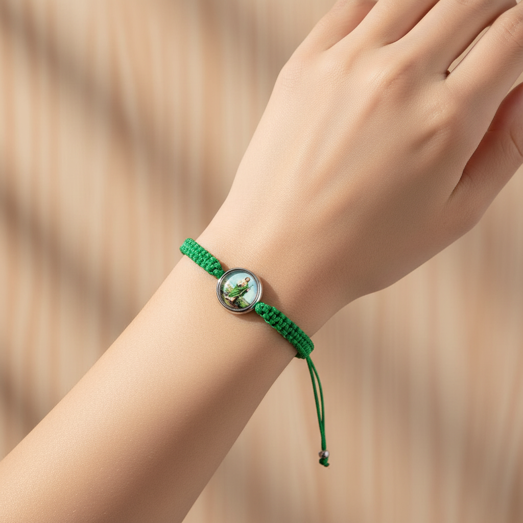 San Judas Tadeo Green String Protection Bracelet – Adjustable Macrame Saint Jude Medal Bracelet, Catholic Religious Faith Jewelry for Hope & Blessings (YBT-5062)