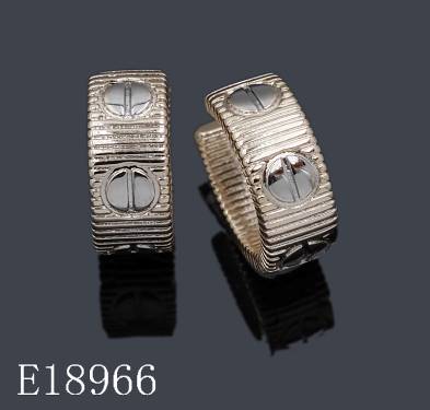 E18966-2C - 18K Gold Plated Brass Ribbed Huggie Hoop Earrings | Screw Motif Textured Wide Hoops