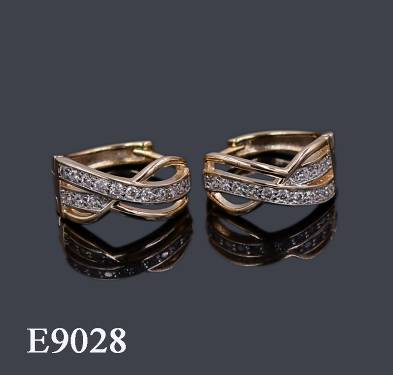 E9028 - 18K Gold Plated Brass Crisscross Wave Pave CZ Huggie Hoop Earrings | Crossover Ribbon Huggie Leverback Earrings