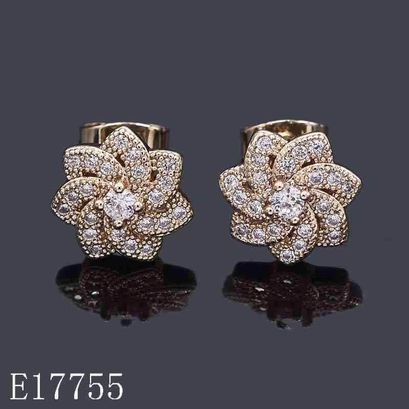 E17755 - Gold Plated Cubic Zirconia Flower Stud Earrings | Sparkling Floral Cluster Earrings